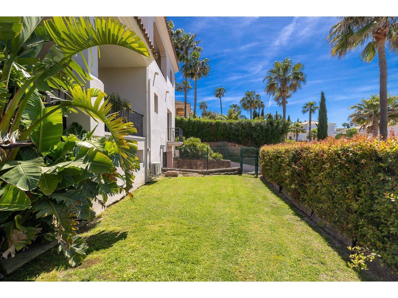 4 bedroom Villa for sale in Sotogrande with pool garage - € 1,698,000 (Ref: 9859020)