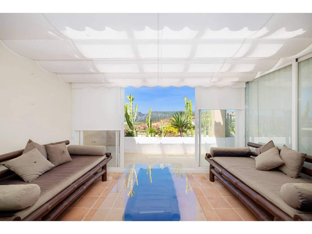 3 chambre Penthouse à vendre à Casares avec piscine garage - 590 000 € (Ref: 9863875)