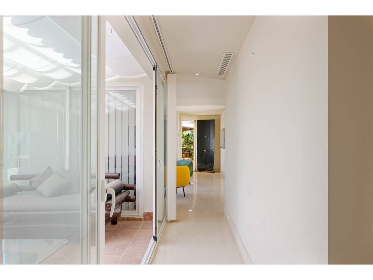 3 chambre Penthouse à vendre à Casares avec piscine garage - 590 000 € (Ref: 9863875)