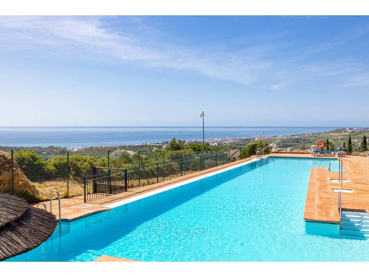 3 chambre Penthouse à vendre à Casares avec piscine garage - 590 000 € (Ref: 9863875)
