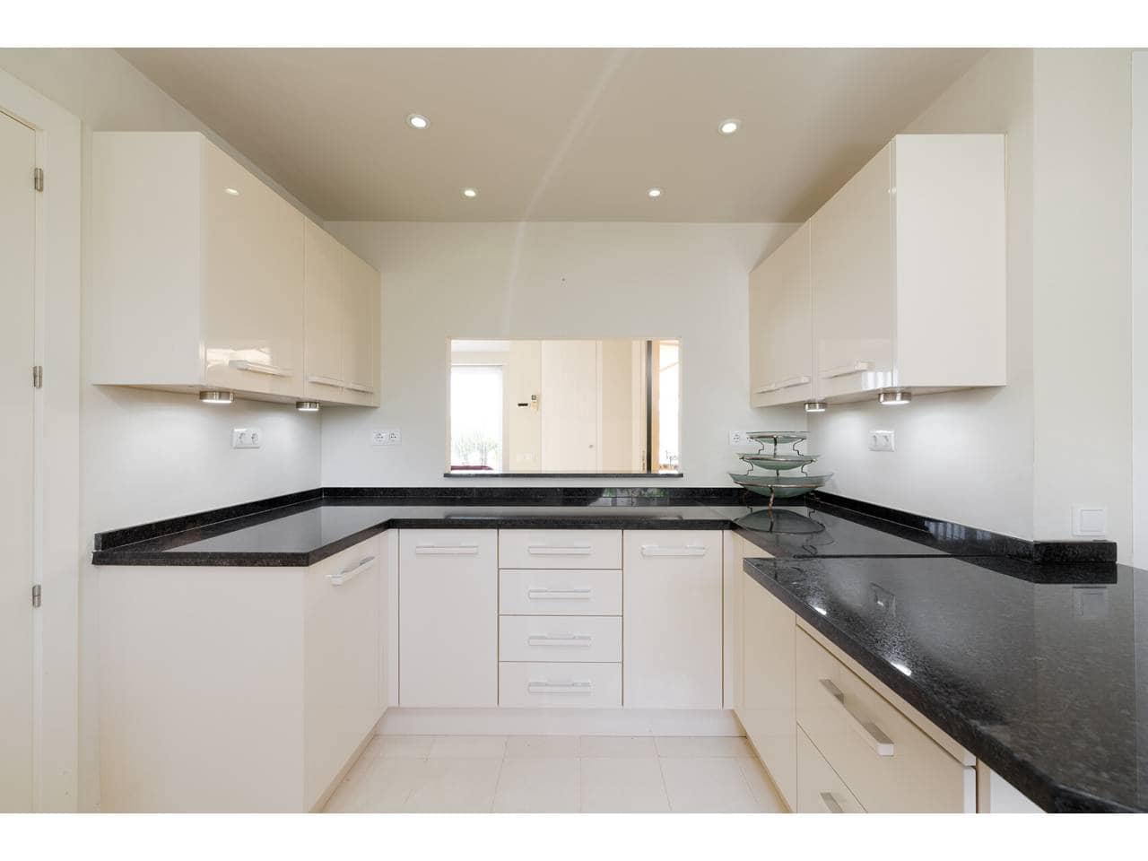 3 chambre Penthouse à vendre à Casares avec piscine garage - 590 000 € (Ref: 9863875)