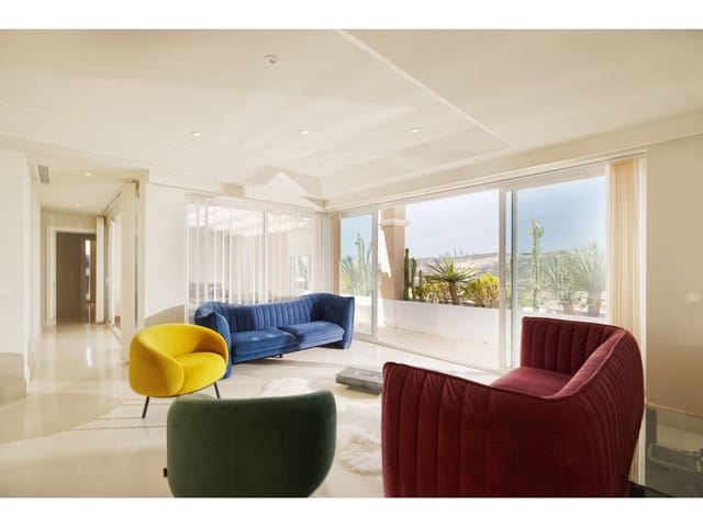3 chambre Penthouse à vendre à Casares avec piscine garage - 590 000 € (Ref: 9863875)