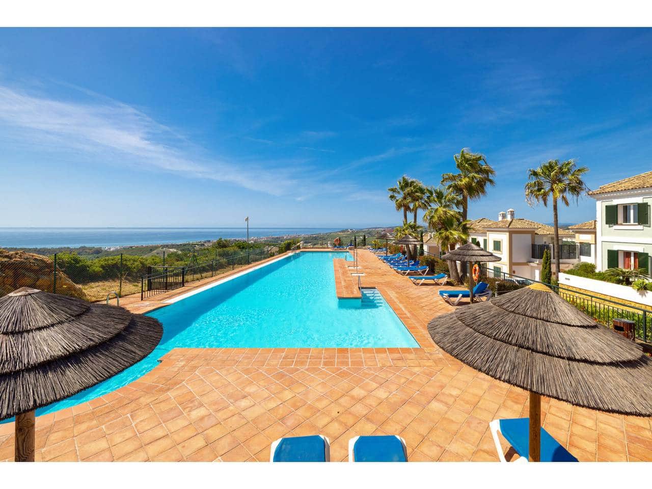 3 chambre Penthouse à vendre à Casares avec piscine garage - 590 000 € (Ref: 9863875)