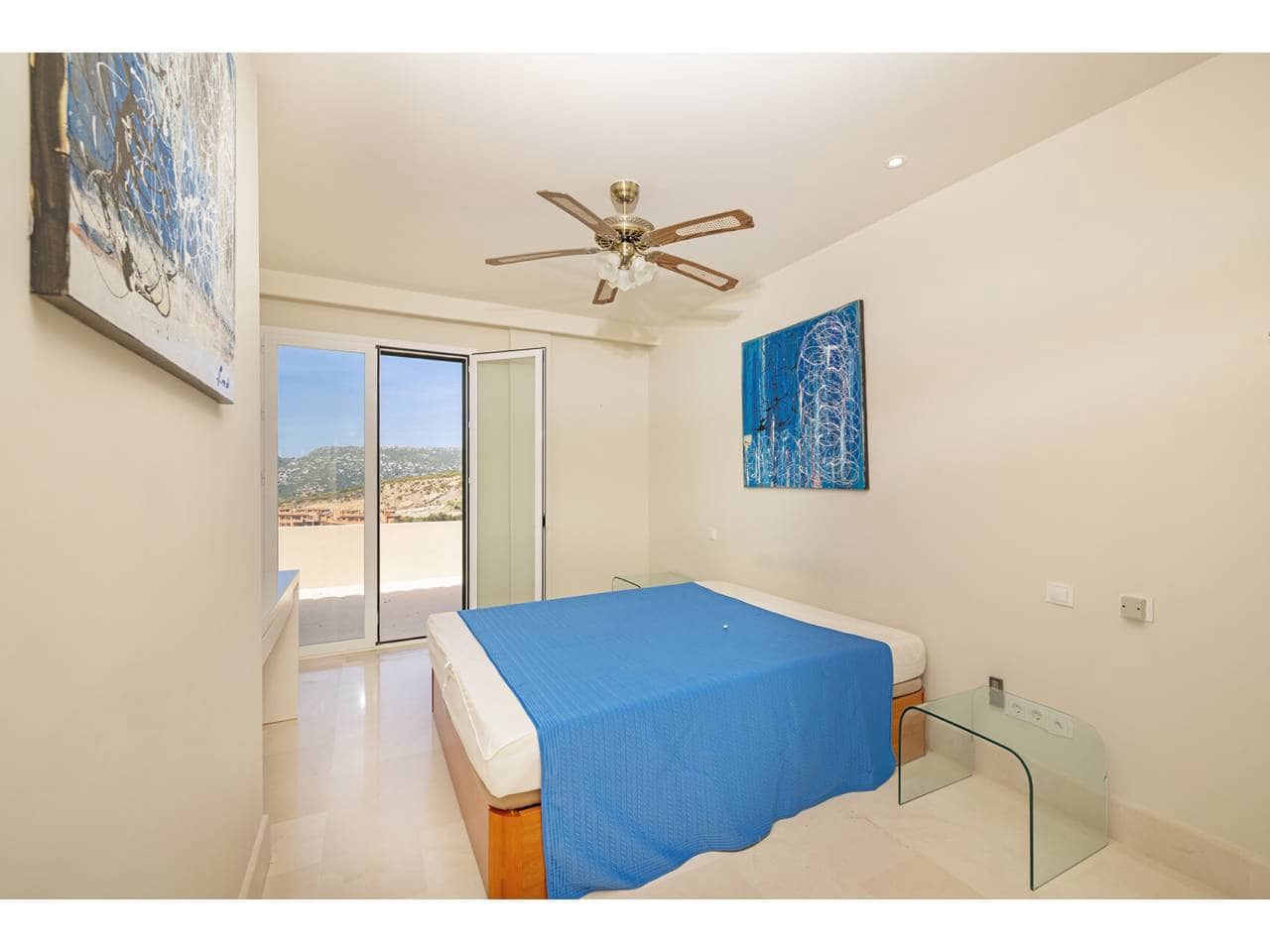3 chambre Penthouse à vendre à Casares avec piscine garage - 590 000 € (Ref: 9863875)