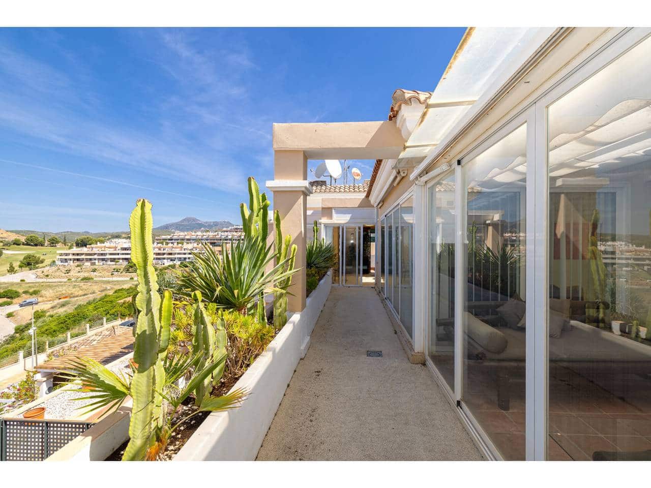 3 chambre Penthouse à vendre à Casares avec piscine garage - 590 000 € (Ref: 9863875)