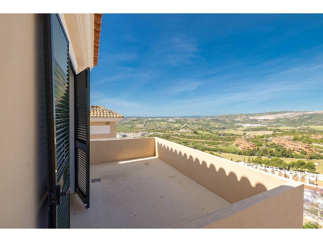3 chambre Penthouse à vendre à Casares avec piscine garage - 590 000 € (Ref: 9863875)