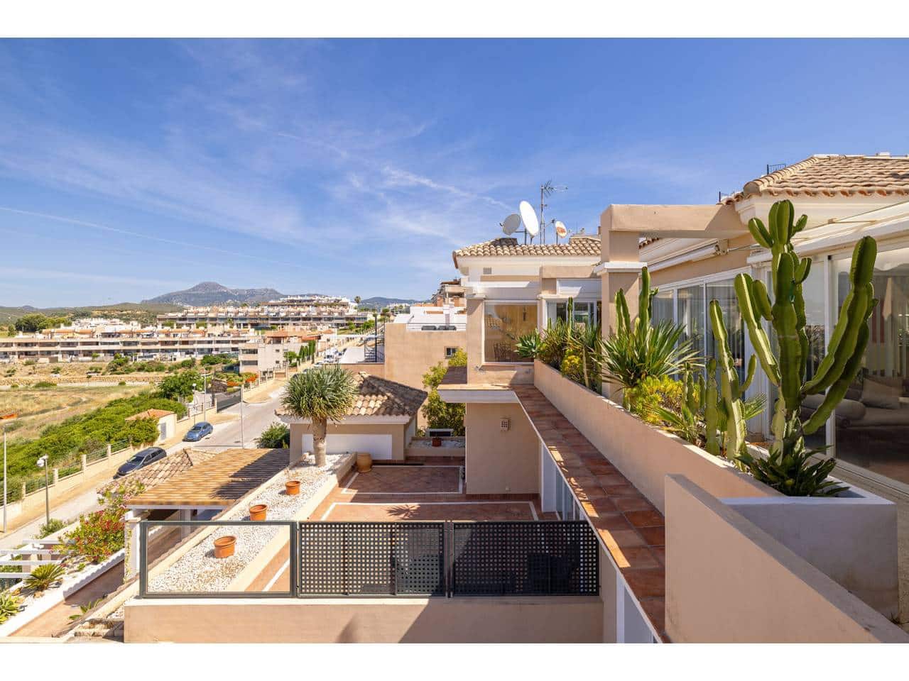 3 chambre Penthouse à vendre à Casares avec piscine garage - 590 000 € (Ref: 9863875)