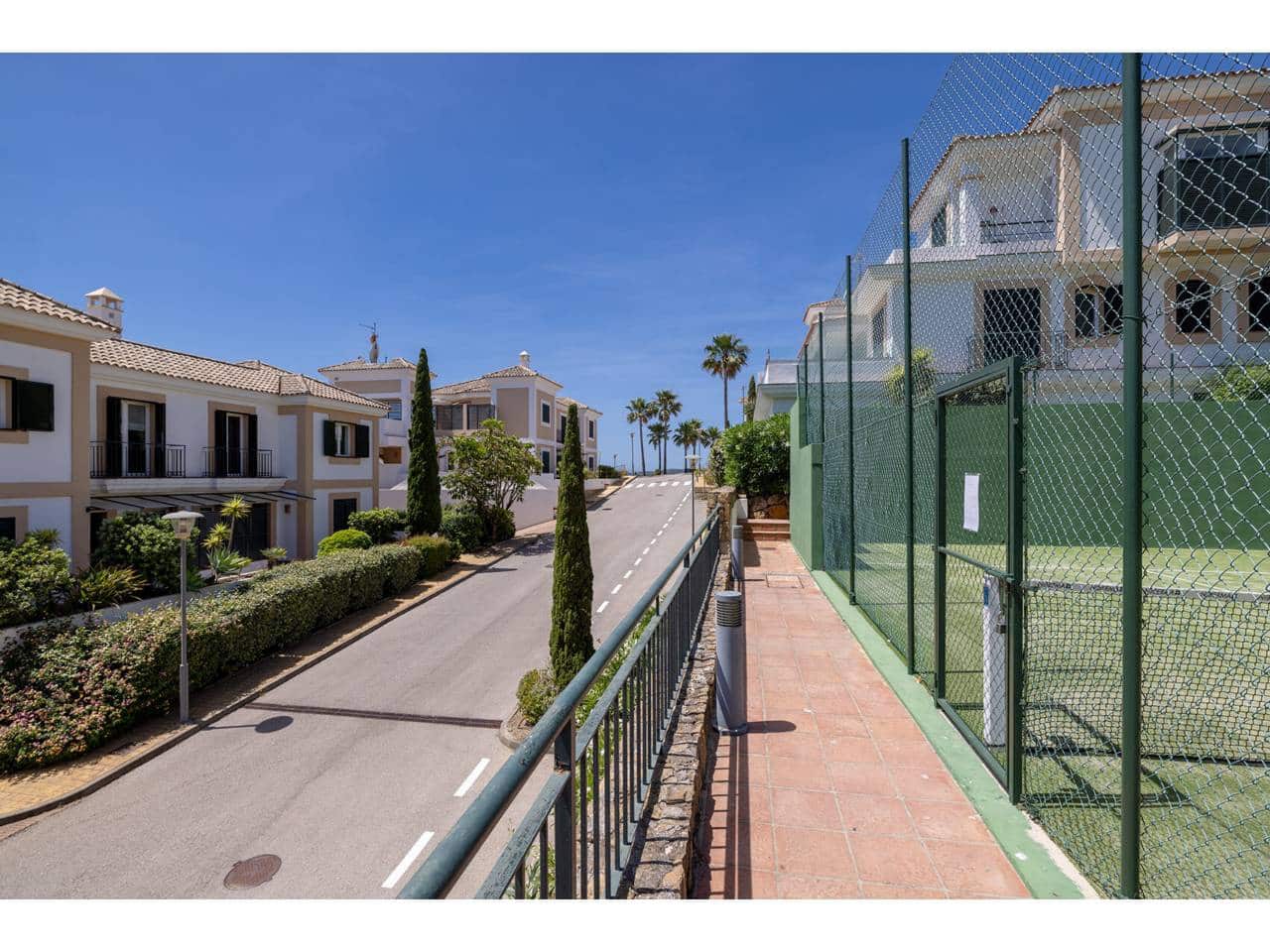 3 chambre Penthouse à vendre à Casares avec piscine garage - 590 000 € (Ref: 9863875)