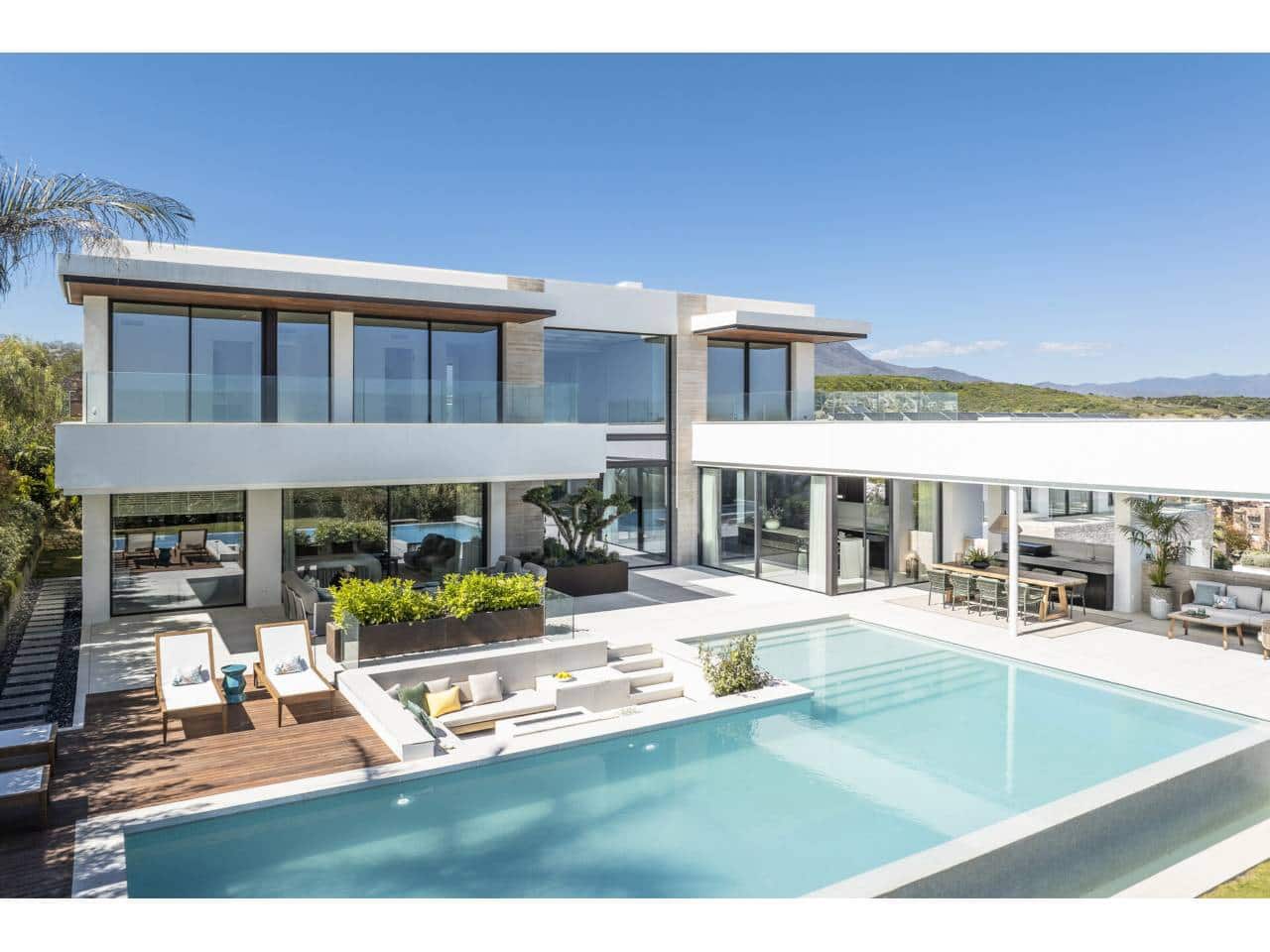 4 sypialnia Willa na sprzedaż w Casares z basenem garażem - 4 200 000 € (Ref: 9868123)