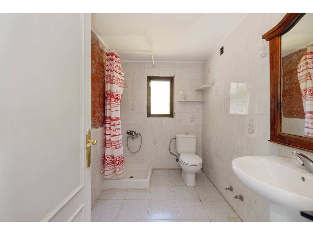 6 soverom Villa til salgs i Algeciras med garasje - € 582 000 (Ref: 9880451)