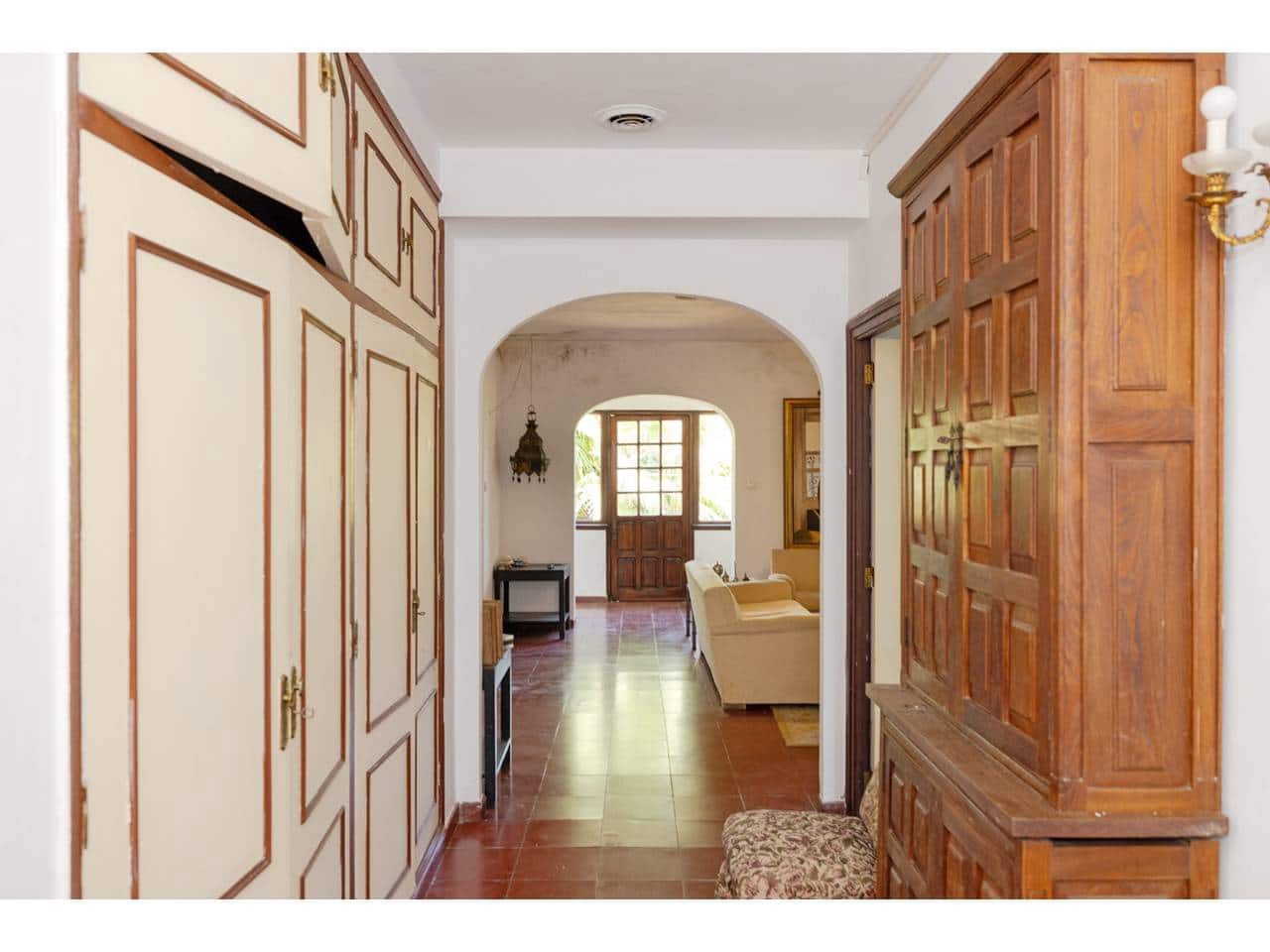 6 soverom Villa til salgs i Algeciras med garasje - € 582 000 (Ref: 9880451)