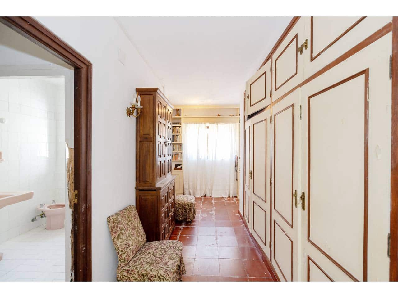6 soverom Villa til salgs i Algeciras med garasje - € 582 000 (Ref: 9880451)