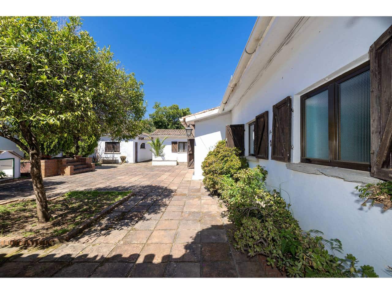 6 soverom Villa til salgs i Algeciras med garasje - € 582 000 (Ref: 9880451)
