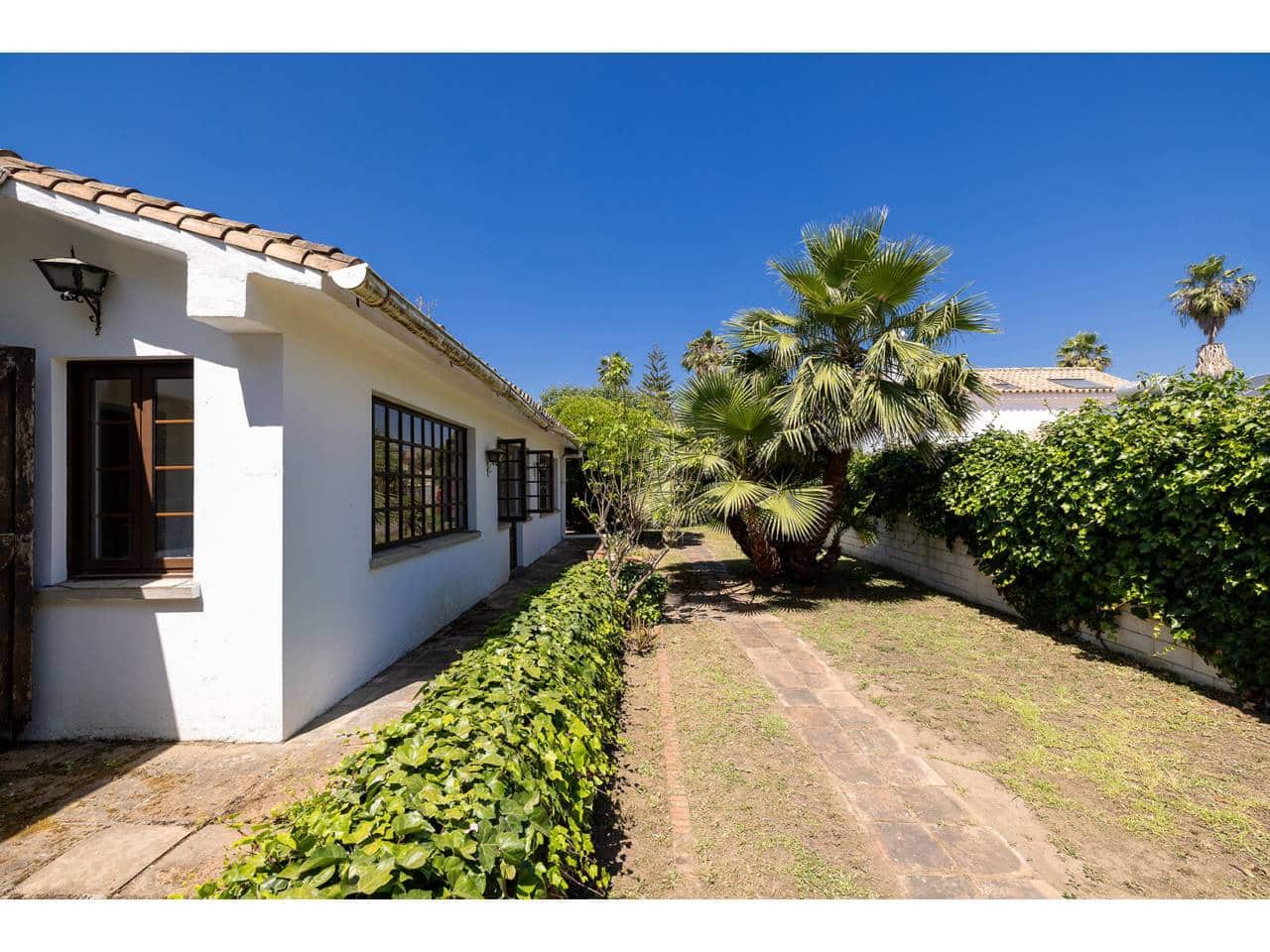 6 soverom Villa til salgs i Algeciras med garasje - € 582 000 (Ref: 9880451)