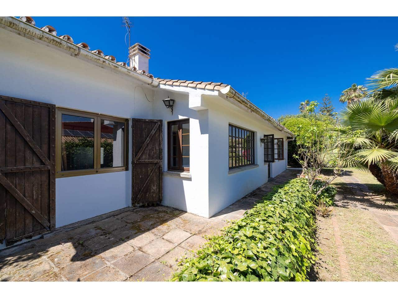 6 soverom Villa til salgs i Algeciras med garasje - € 582 000 (Ref: 9880451)