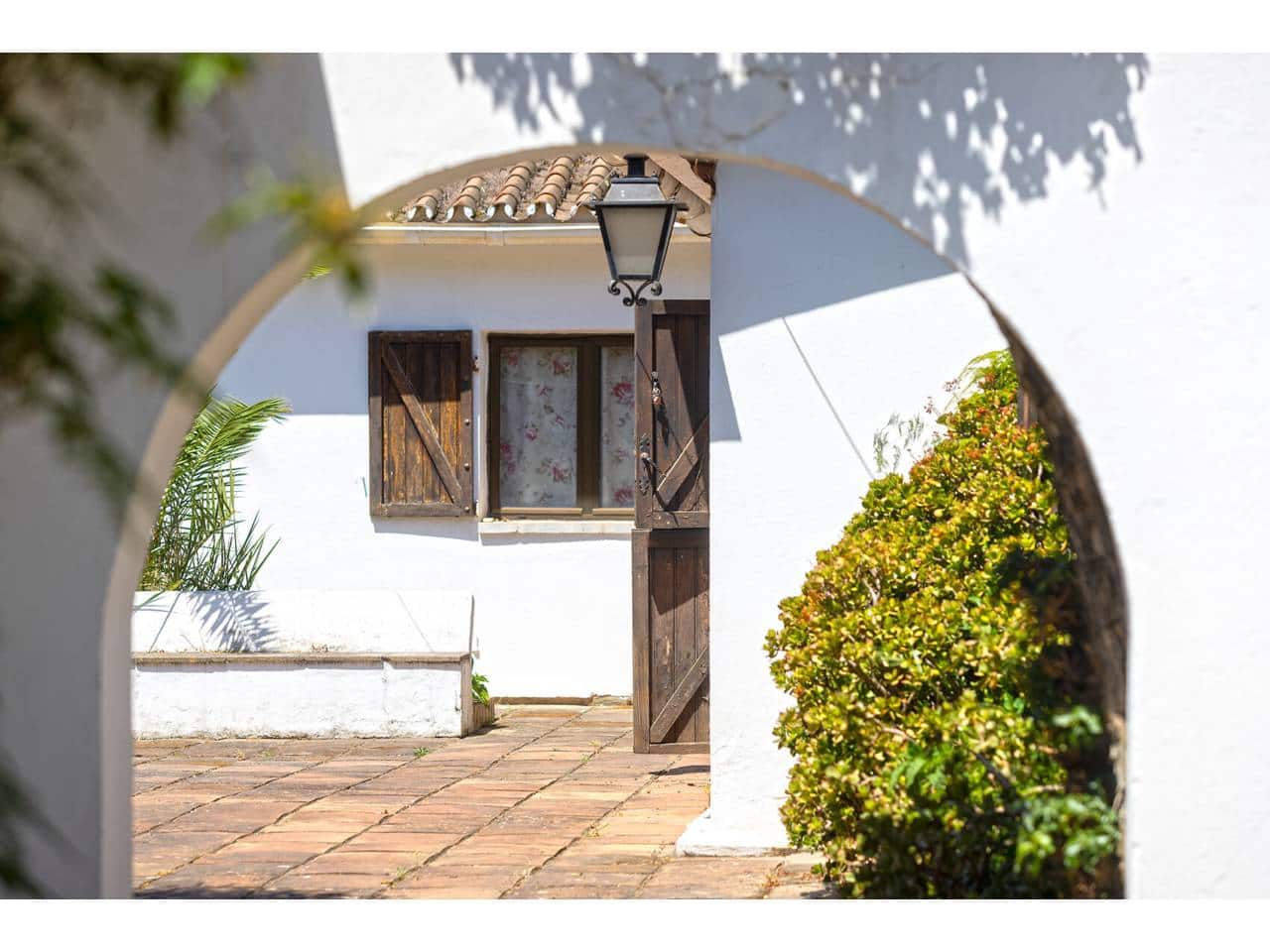 6 soverom Villa til salgs i Algeciras med garasje - € 582 000 (Ref: 9880451)