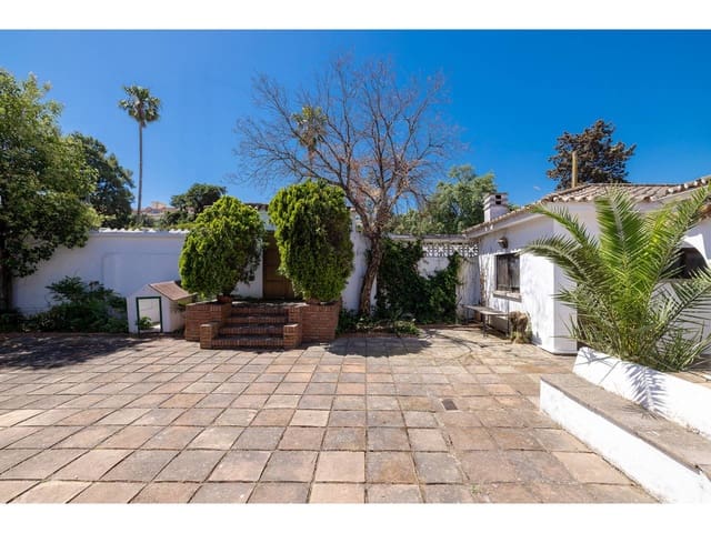 6 soveværelse Villa til salg i Algeciras med garage - € 582.000 (Ref: 9880451)