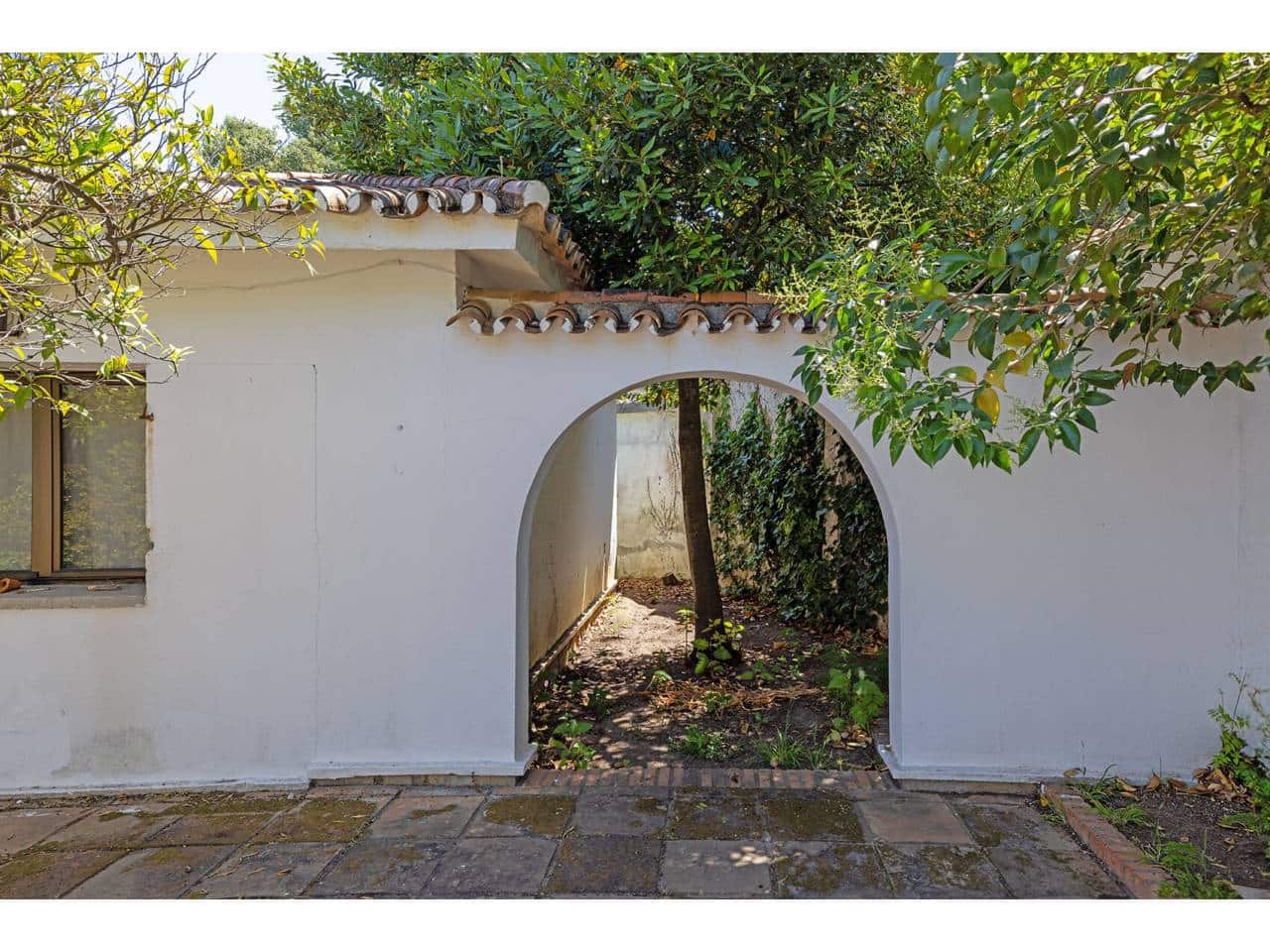 6 soverom Villa til salgs i Algeciras med garasje - € 582 000 (Ref: 9880451)