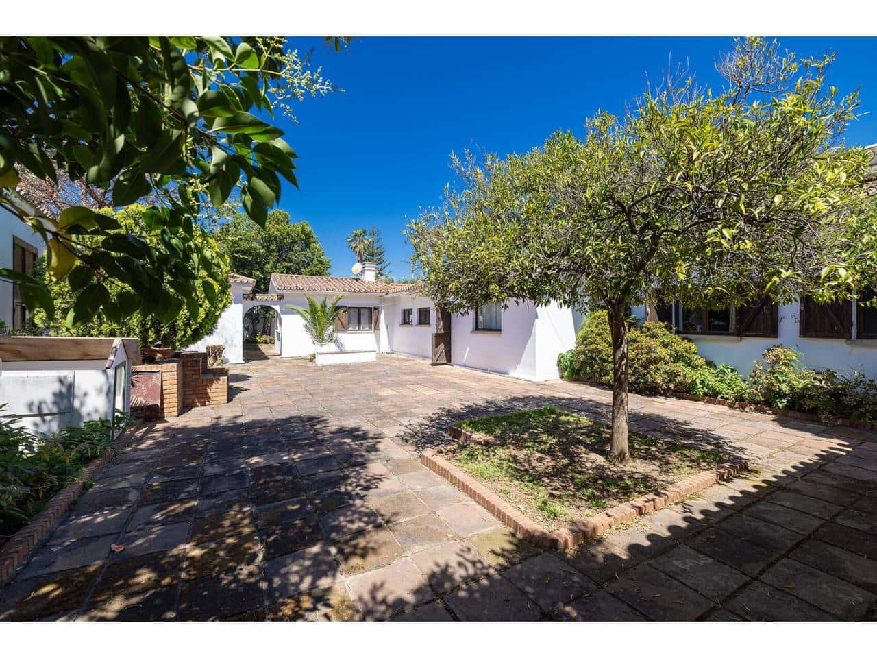 6 soverom Villa til salgs i Algeciras med garasje - € 582 000 (Ref: 9880451)