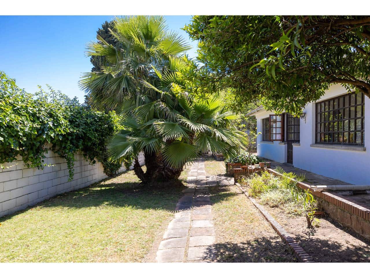 6 soverom Villa til salgs i Algeciras med garasje - € 582 000 (Ref: 9880451)