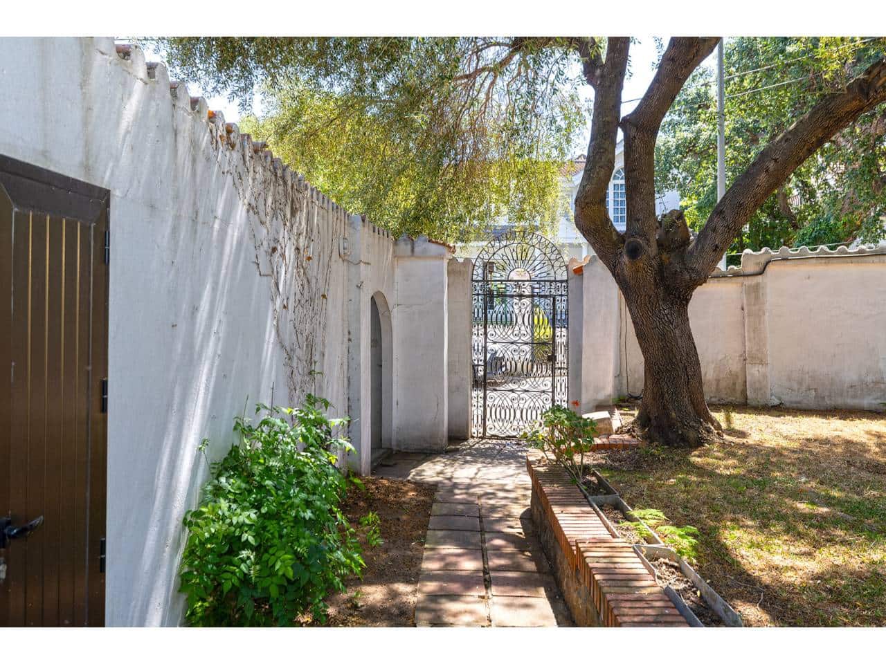 6 soverom Villa til salgs i Algeciras med garasje - € 582 000 (Ref: 9880451)