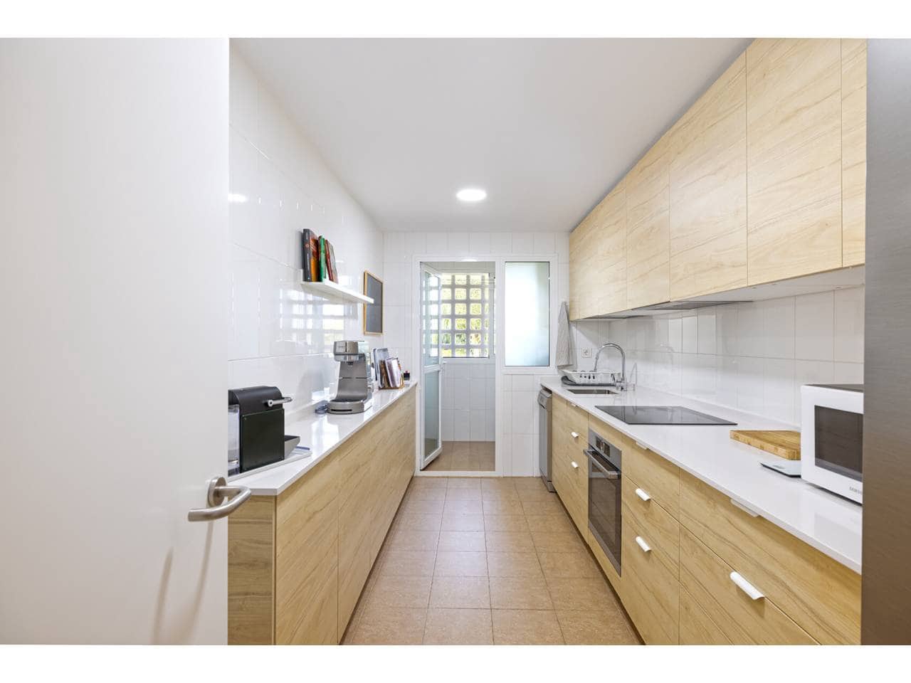 2 soveværelse Lejlighed til salg i La Alcaidesa med swimmingpool garage - € 339.000 (Ref: 9949050)