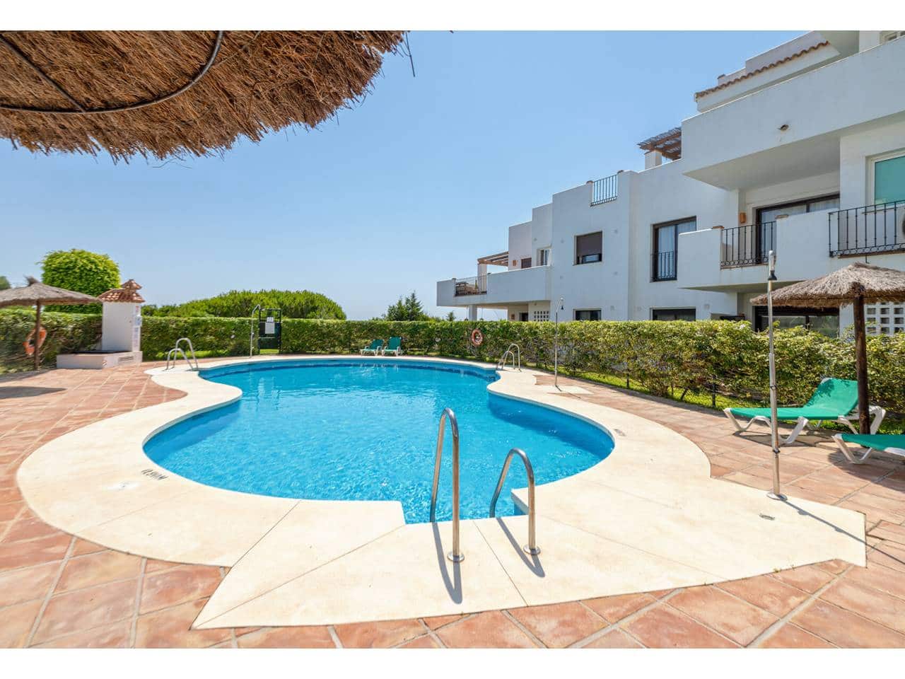 2 soveværelse Lejlighed til salg i La Alcaidesa med swimmingpool garage - € 339.000 (Ref: 9949050)