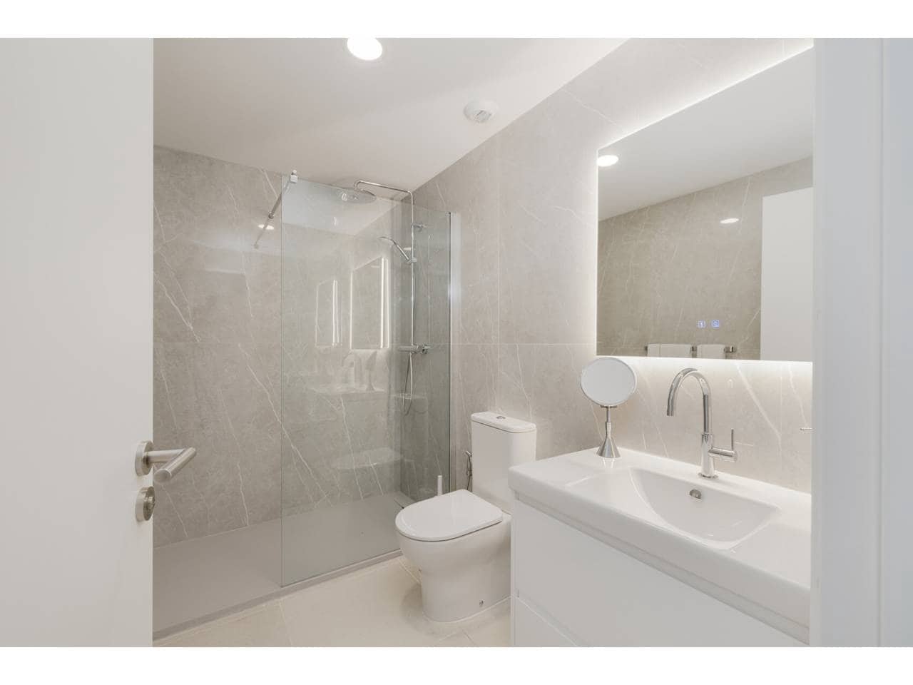 3 bedroom Apartment for sale in Sotogrande with pool garage - € 880,000 (Ref: 9969116)