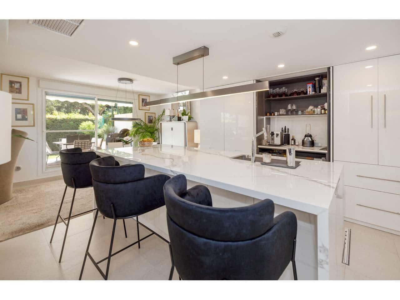 3 bedroom Apartment for sale in Sotogrande with pool garage - € 880,000 (Ref: 9969116)