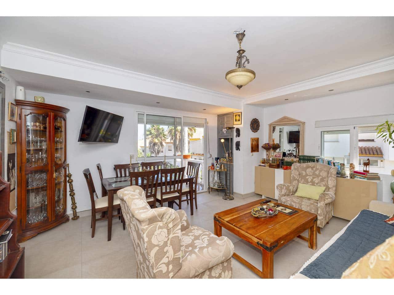 9 bedroom Villa for sale in Manilva with pool - € 1,250,000 (Ref: 9969117)