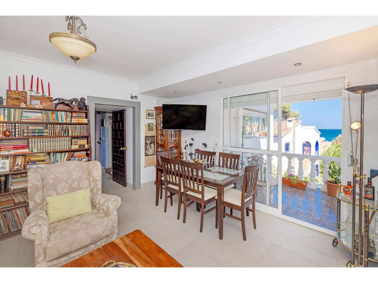 9 bedroom Villa for sale in Manilva with pool - € 1,250,000 (Ref: 9969117)