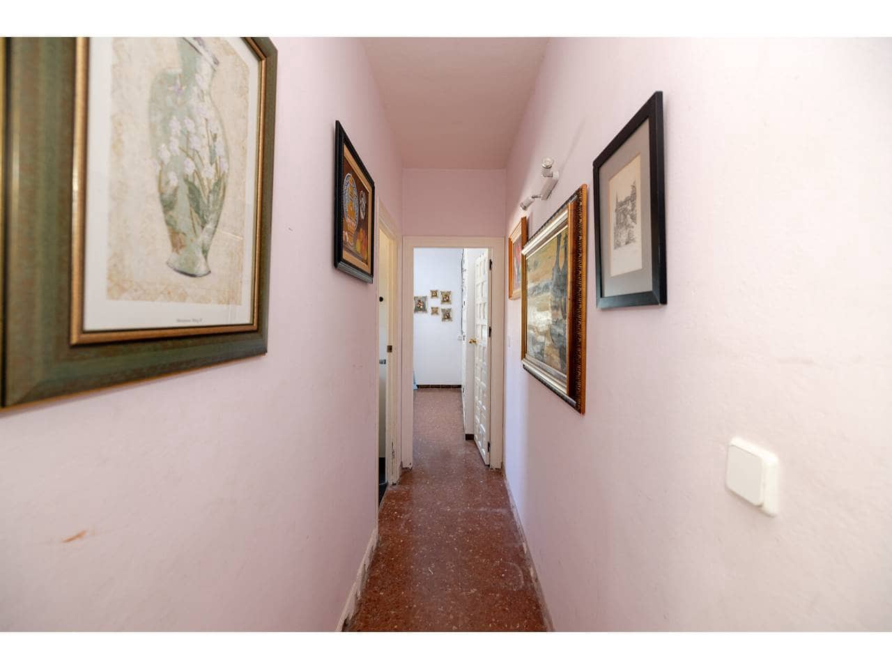 9 bedroom Villa for sale in Manilva with pool - € 1,250,000 (Ref: 9969117)