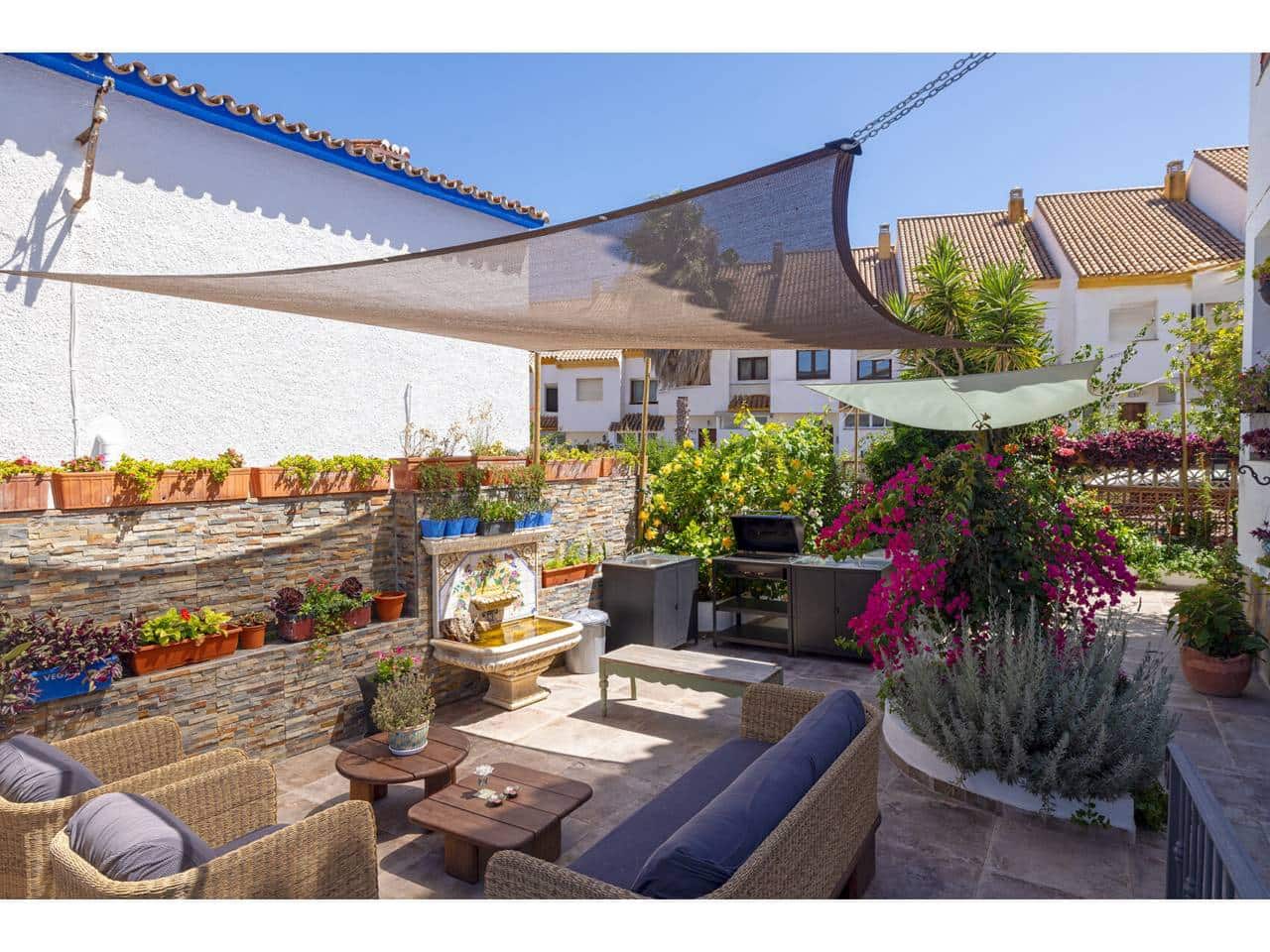 9 bedroom Villa for sale in Manilva with pool - € 1,250,000 (Ref: 9969117)
