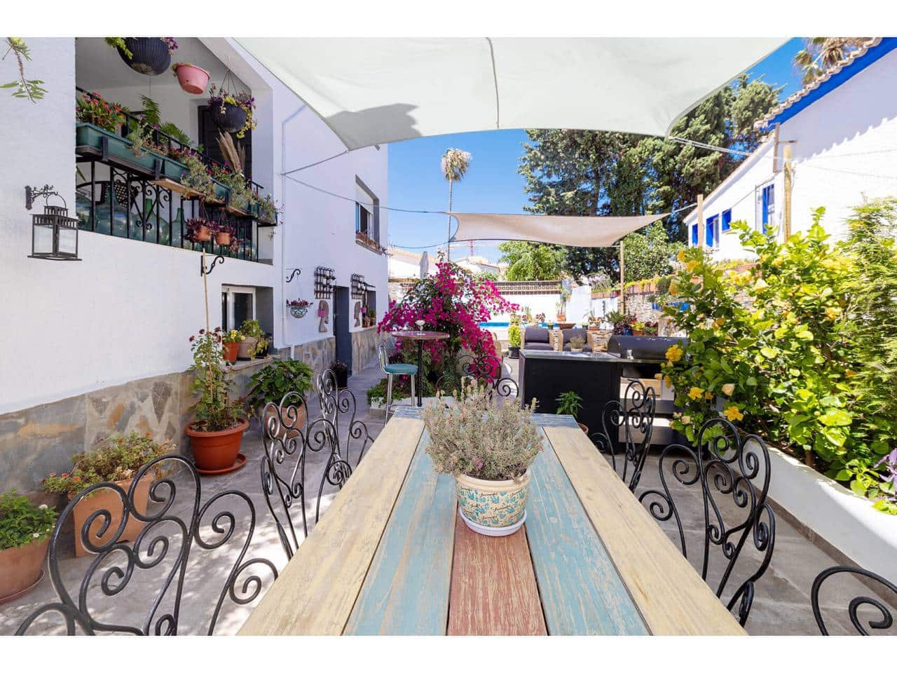 9 bedroom Villa for sale in Manilva with pool - € 1,250,000 (Ref: 9969117)