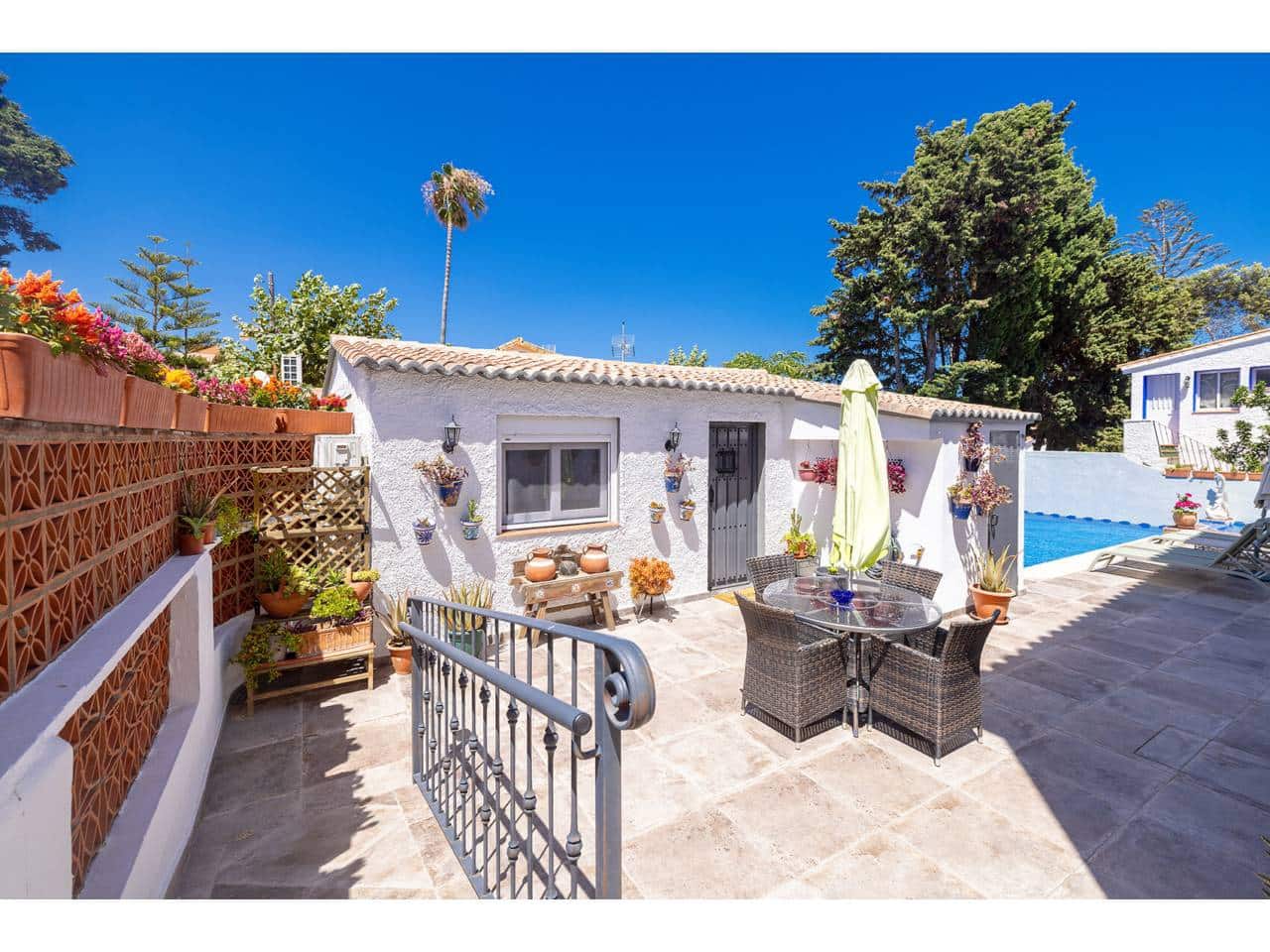 9 bedroom Villa for sale in Manilva with pool - € 1,250,000 (Ref: 9969117)