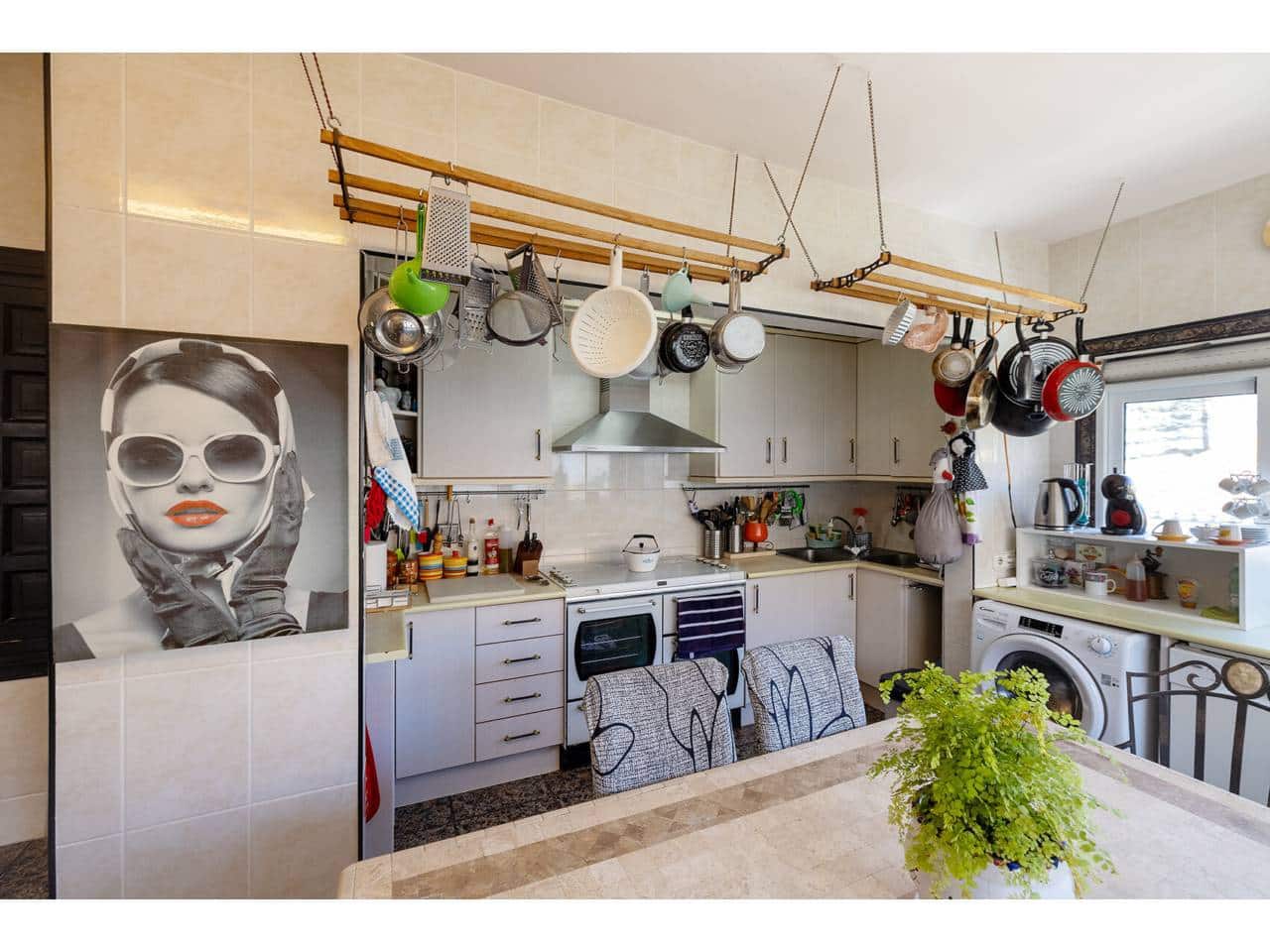 9 bedroom Villa for sale in Manilva with pool - € 1,250,000 (Ref: 9969117)