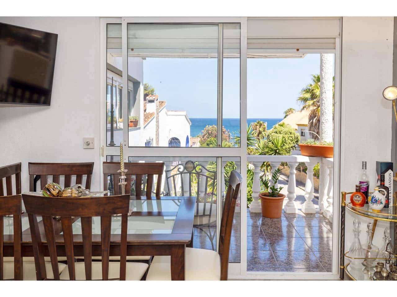 9 bedroom Villa for sale in Manilva with pool - € 1,250,000 (Ref: 9969117)