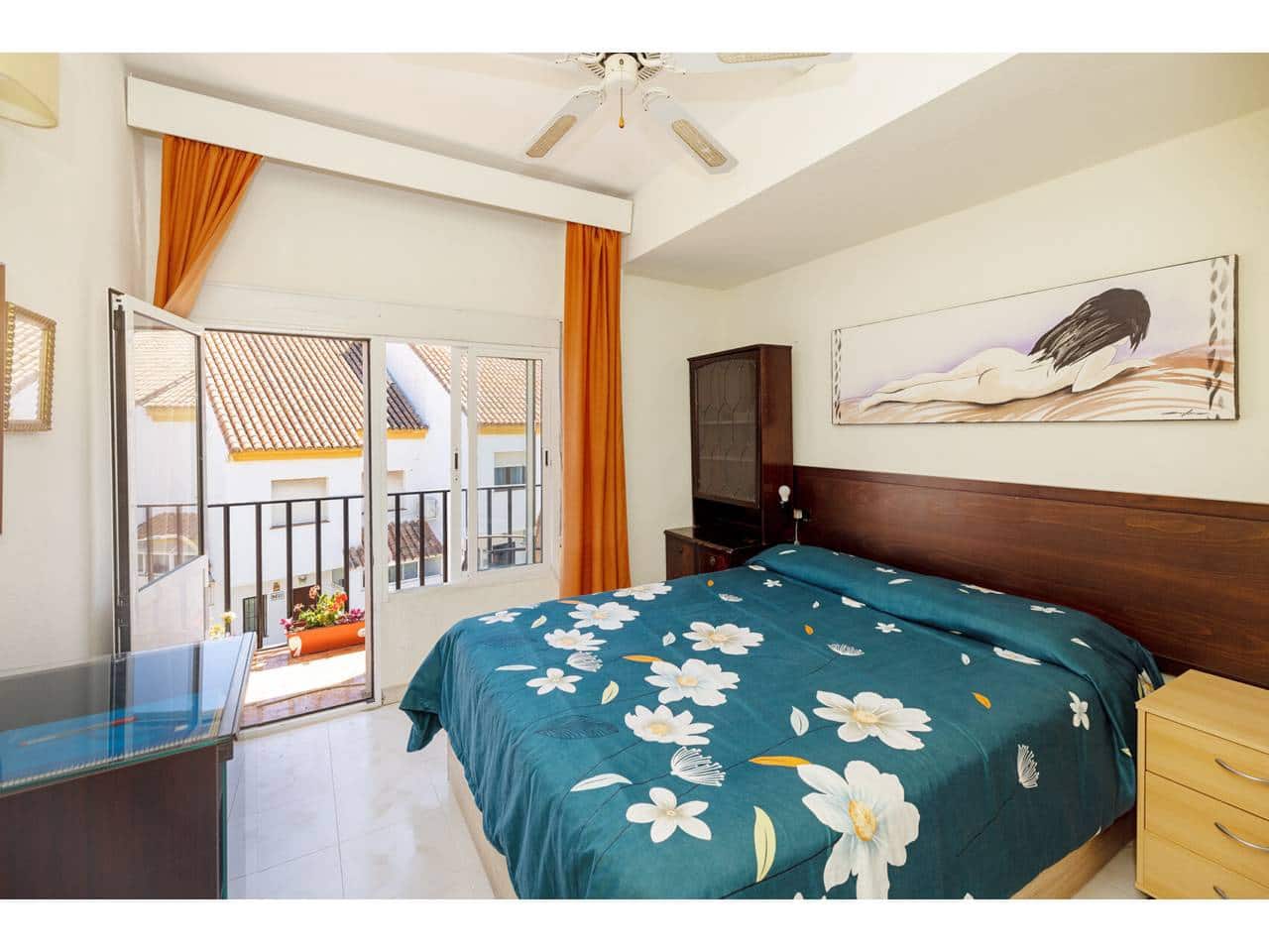 9 bedroom Villa for sale in Manilva with pool - € 1,250,000 (Ref: 9969117)