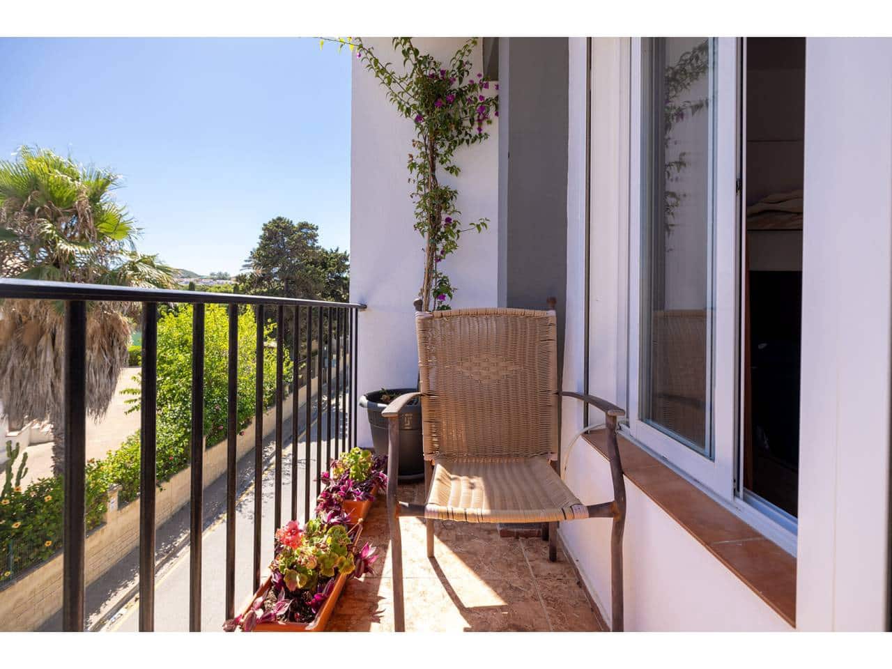 9 bedroom Villa for sale in Manilva with pool - € 1,250,000 (Ref: 9969117)