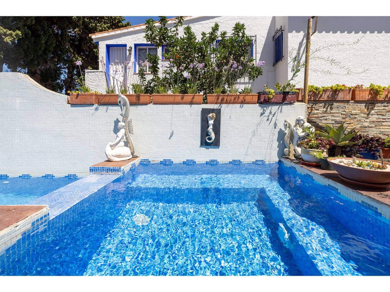 9 bedroom Villa for sale in Manilva with pool - € 1,250,000 (Ref: 9969117)