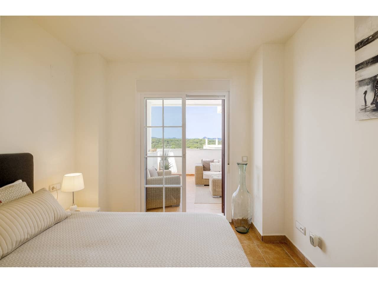 2 slaapkamer Appartement te koop in La Alcaidesa met zwembad garage - € 300.000 (Ref: 9978081)