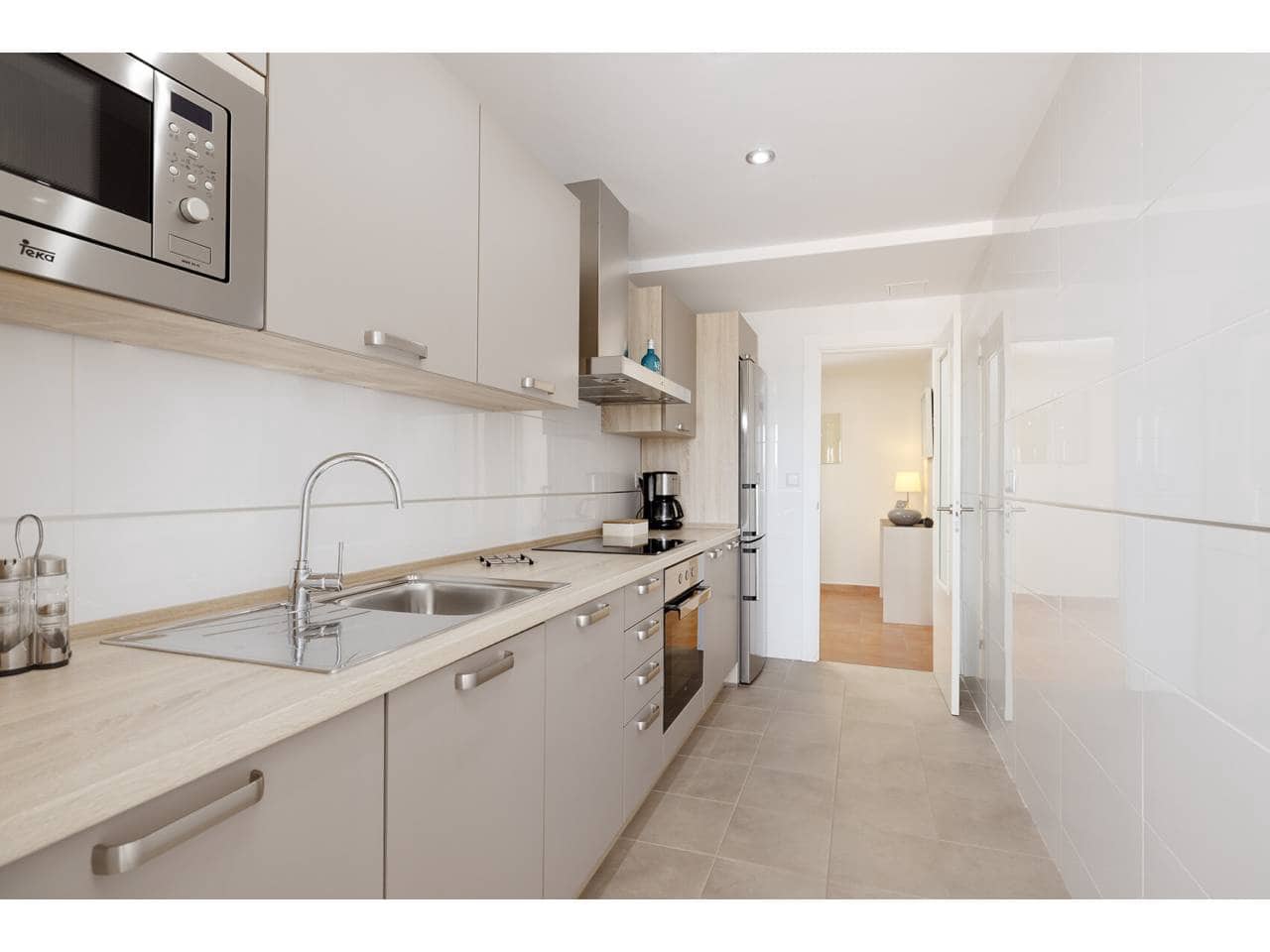 2 slaapkamer Appartement te koop in La Alcaidesa met zwembad garage - € 300.000 (Ref: 9978081)