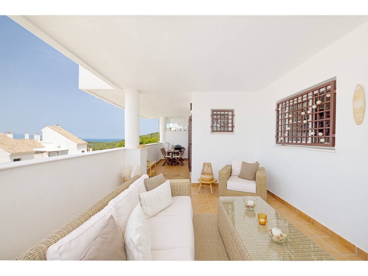 2 slaapkamer Appartement te koop in La Alcaidesa met zwembad garage - € 300.000 (Ref: 9978081)