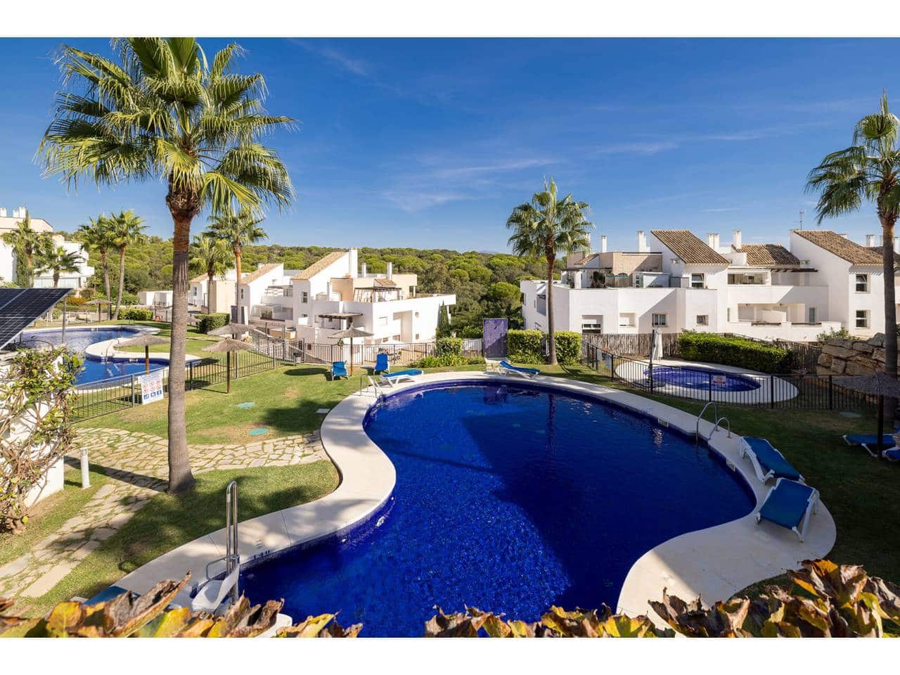 2 slaapkamer Appartement te koop in La Alcaidesa met zwembad garage - € 300.000 (Ref: 9978081)
