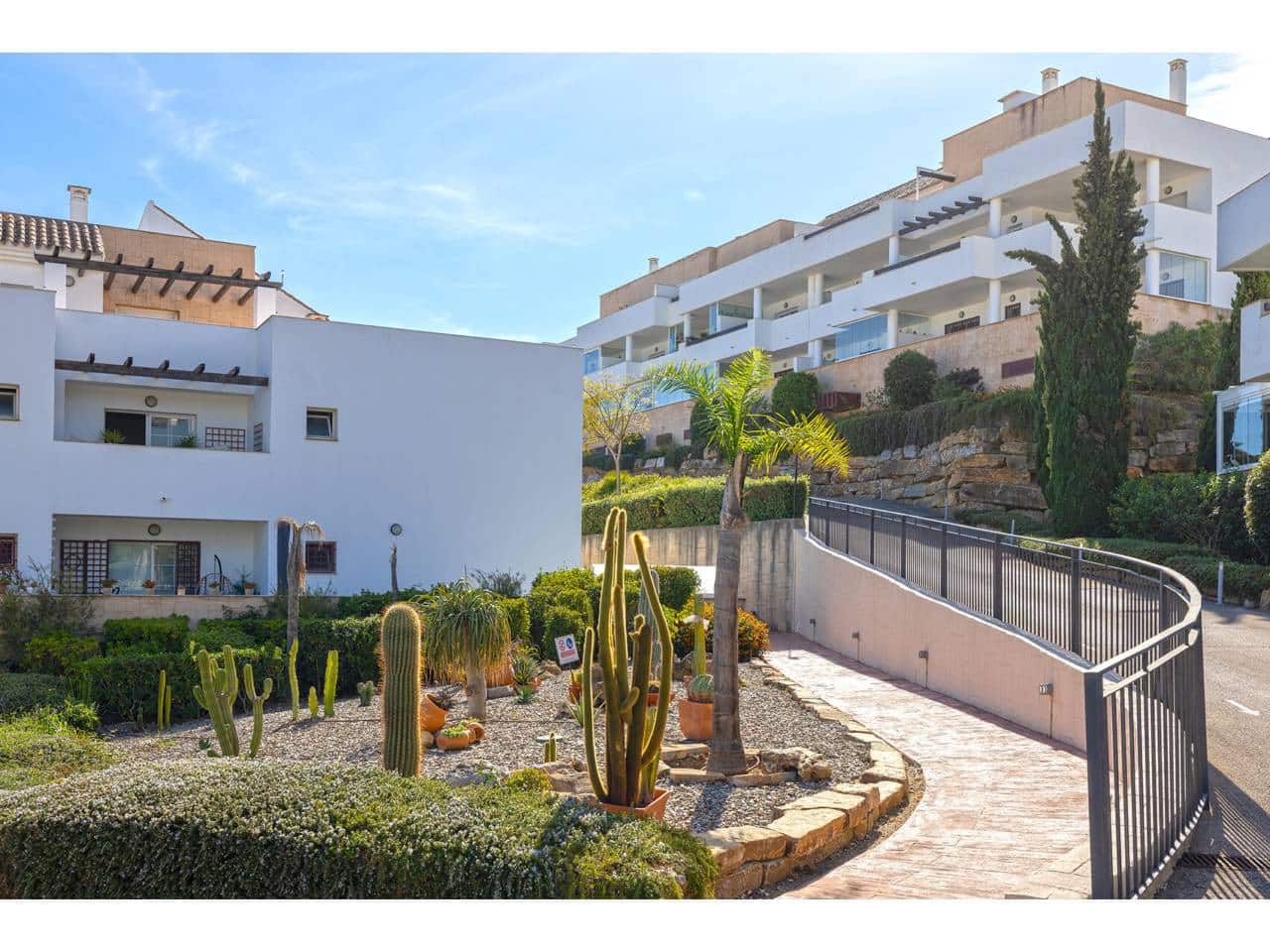 2 slaapkamer Appartement te koop in La Alcaidesa met zwembad garage - € 300.000 (Ref: 9978081)