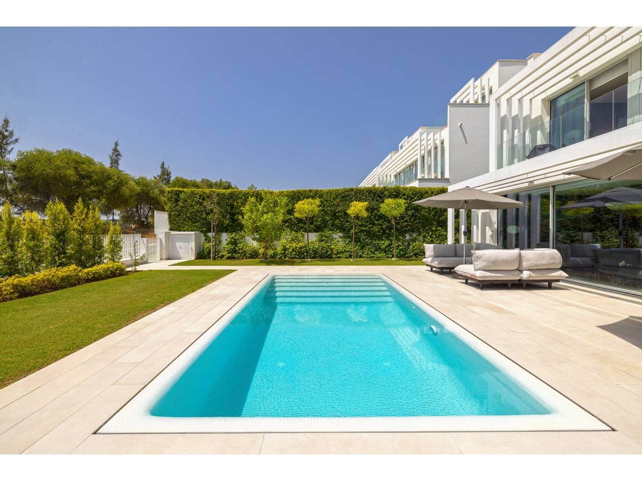 5 quarto Moradia Geminada para venda em Sotogrande com piscina garagem - 1 450 000 € (Ref: 9996559)
