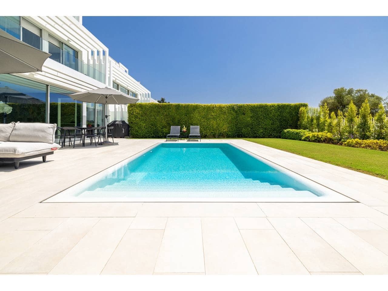 5 quarto Moradia Geminada para venda em Sotogrande com piscina garagem - 1 450 000 € (Ref: 9996559)