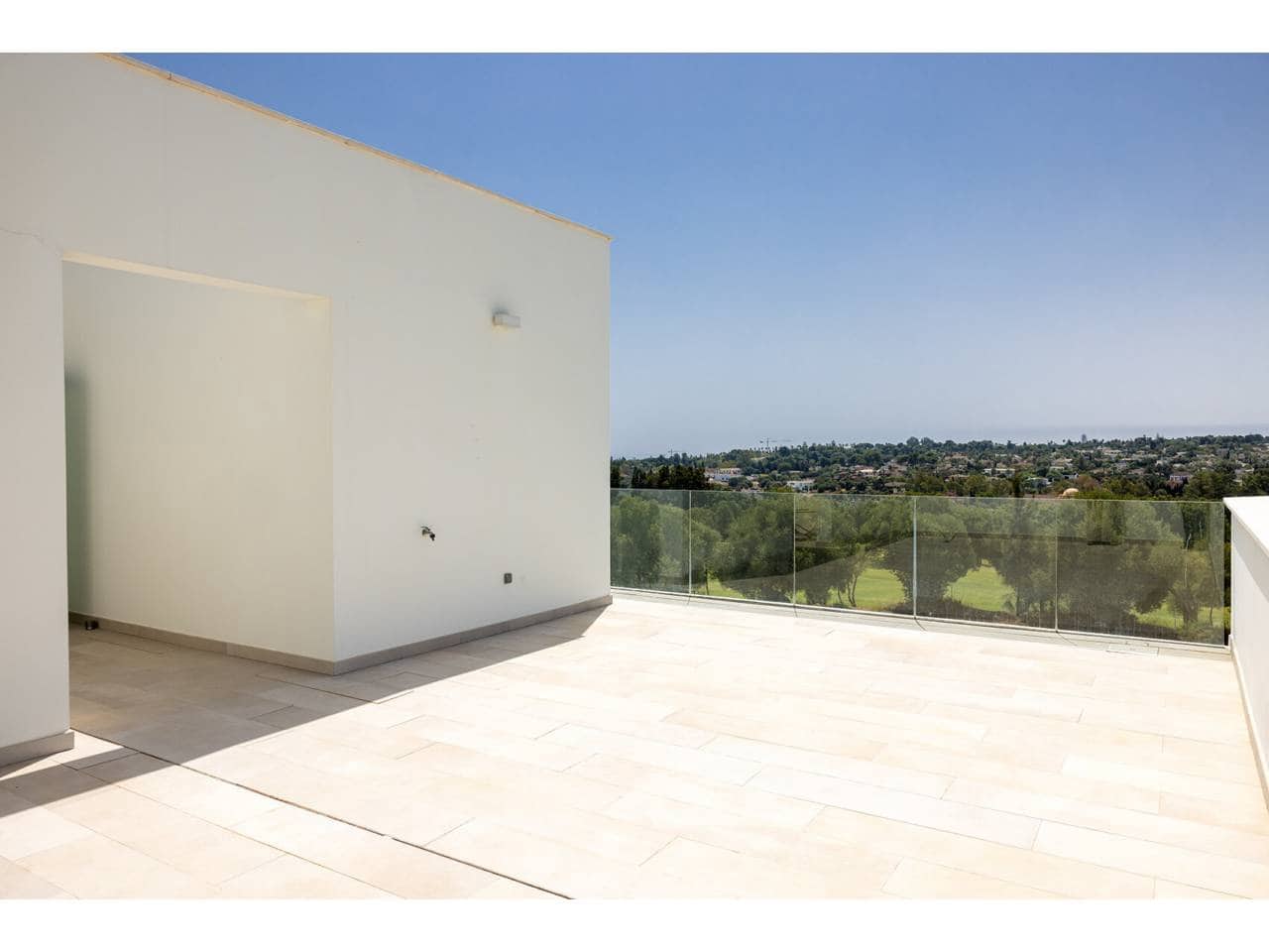 5 quarto Moradia Geminada para venda em Sotogrande com piscina garagem - 1 450 000 € (Ref: 9996559)