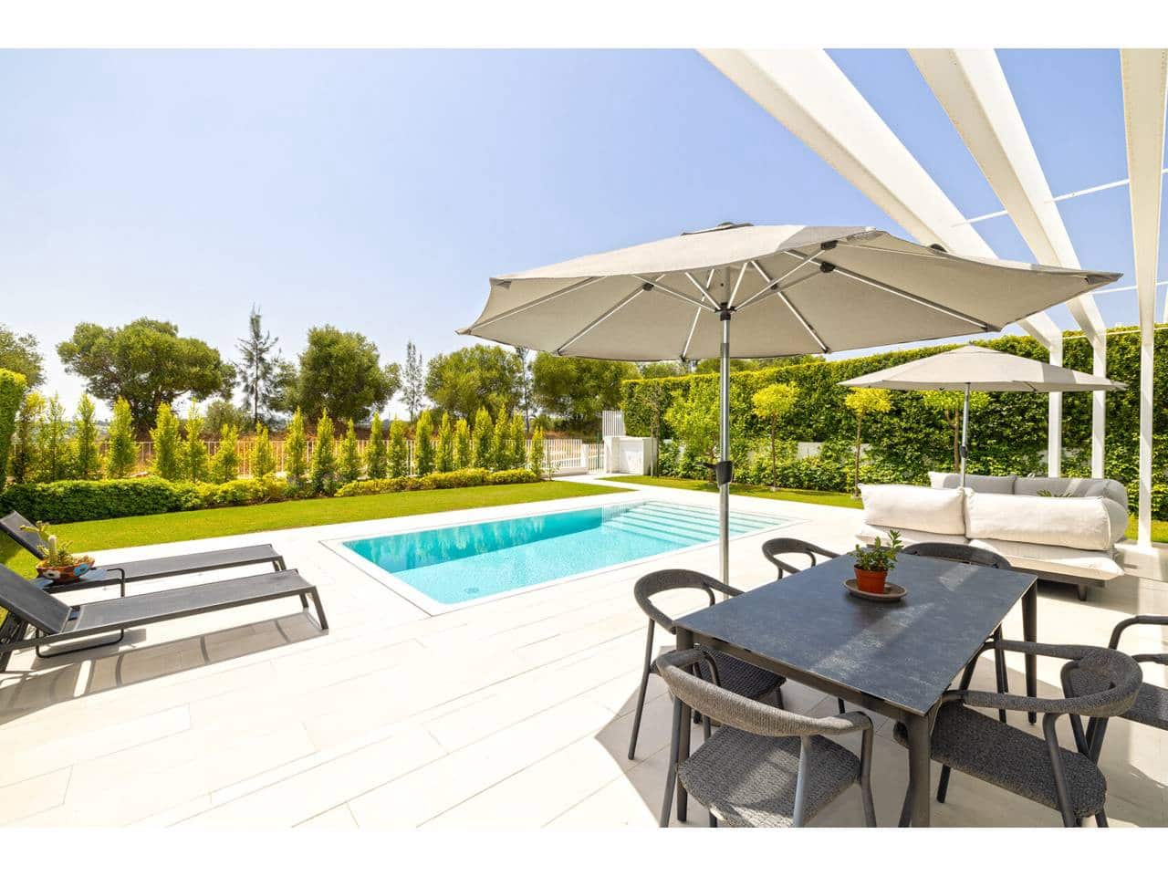 5 quarto Moradia Geminada para venda em Sotogrande com piscina garagem - 1 450 000 € (Ref: 9996559)