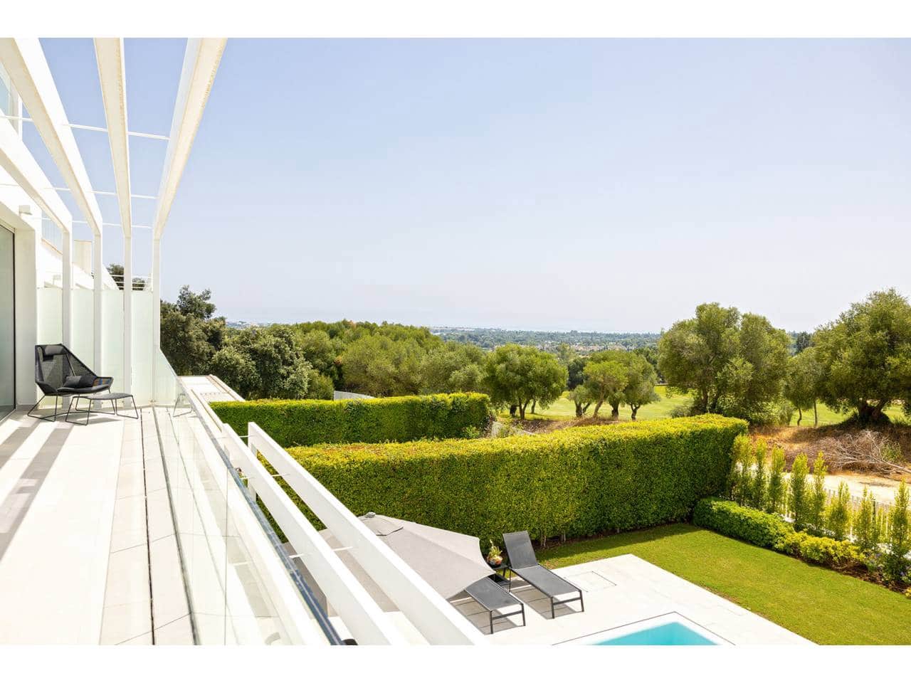 5 quarto Moradia Geminada para venda em Sotogrande com piscina garagem - 1 450 000 € (Ref: 9996559)